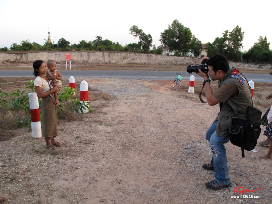George Swar Photography, Myanmar, 4x6 smile project.